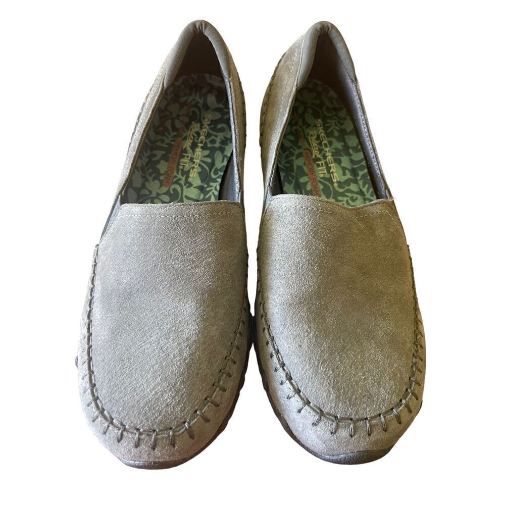 NWOT Skechers Womens Grey Suede Relaxed Fit Air Cool Memory Foam Loafer Size 7.5